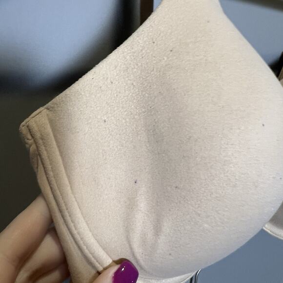 Lot Of 2 Victoria Secret Body By Victoria Bras 2 Nude Size 36D - Picture 5 of 9